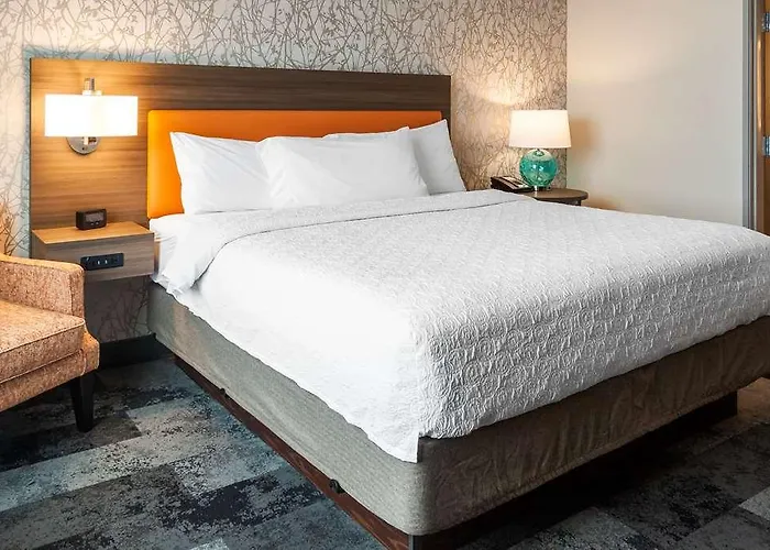 Hotel Home2 By Hilton Chicago